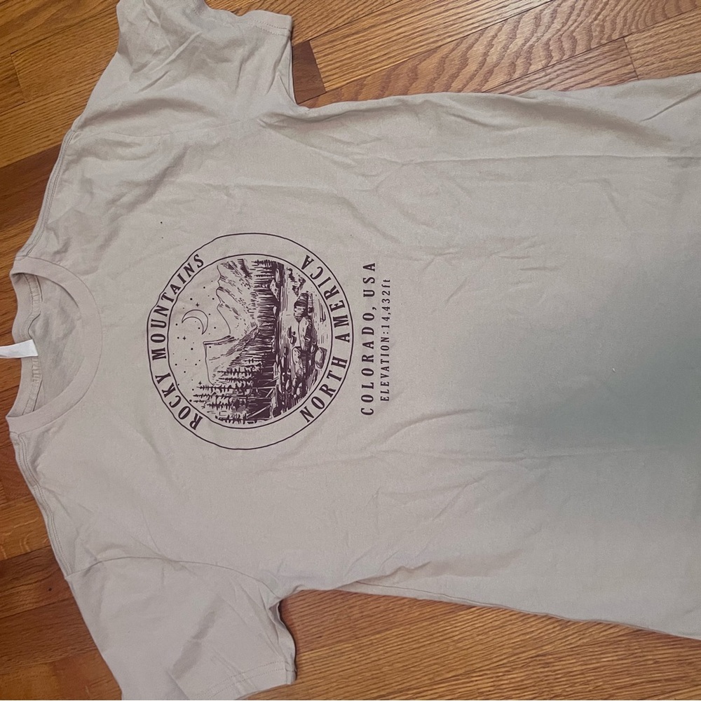 Rocky Mountains Graphic Tee - Cream